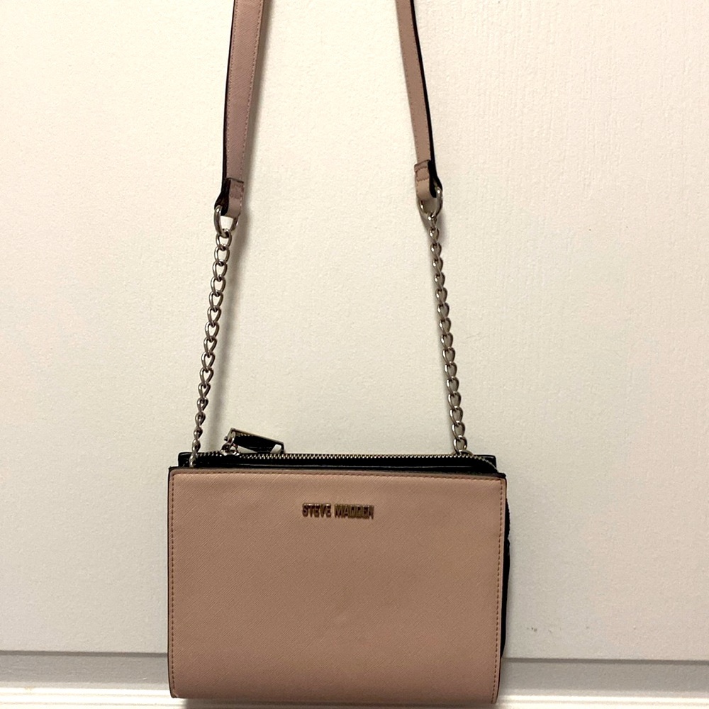 STEVE MADEN CROSS BODY BEAUTIFUL! 3 GOLD CARD HOLDERS MAIN ZIPPER POCKET SILVER!